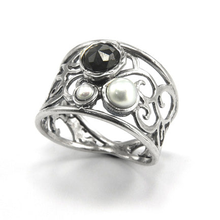 Silver Ring with Pearl and Onyx