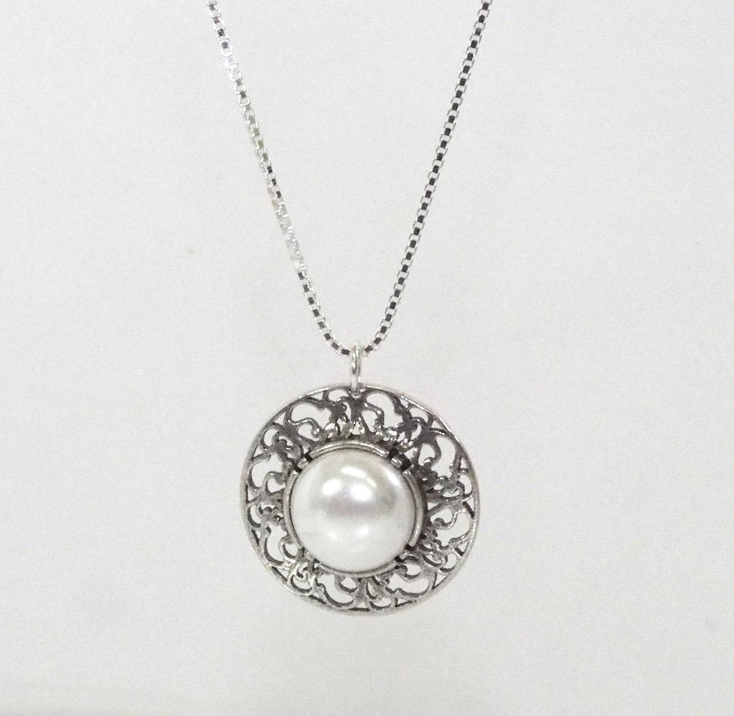 Silver Necklace with Pearl