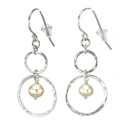 Silver earrings with pearl