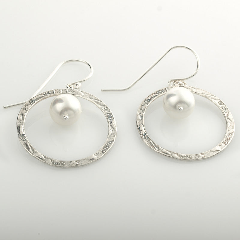 Silver earrings with pearl